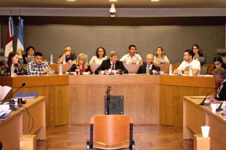 Aprueban la entrega de un manual de perspectiva de género para jurados populares