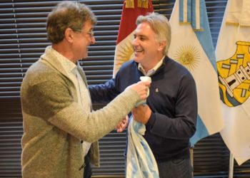 Mario Kempes visitó la ciudad y fue declarado huésped de honor