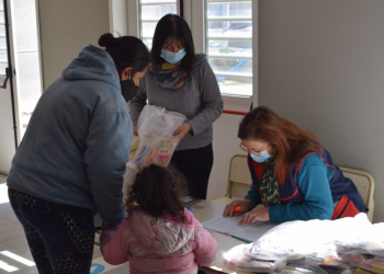 Comenzó la entrega de kits escolares para alumnos beneficiarios de Paicor