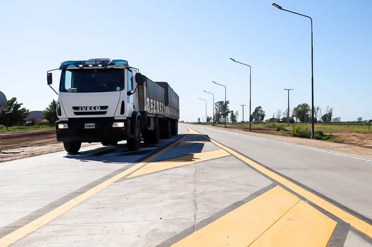 Restringen la circulación del transporte de cargas