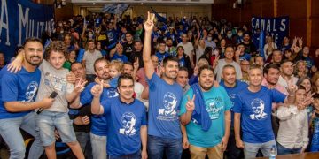 Reapareció «La Militante» con un fuerte apoyo a Llaryora