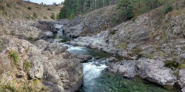 Un turista cayó desde un barranco mientras intentaba sacarse una selfie