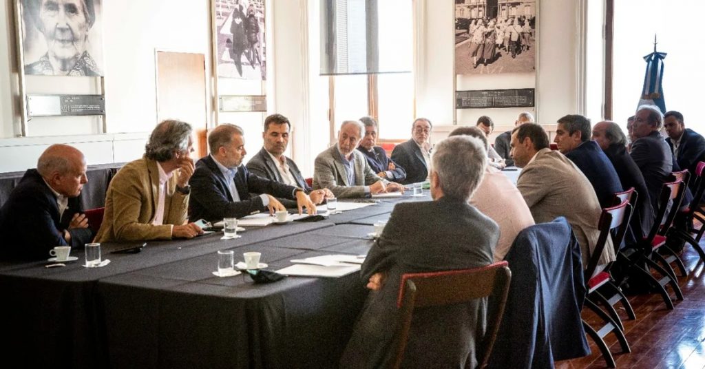 Activan una mesa de trabajo por el faltante de combustibles en la producción