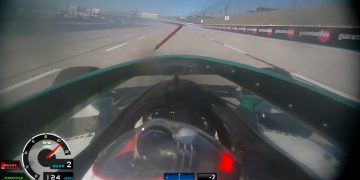 Un piloto se salvó de ser atravesado por una varilla a más de 200 kilómetros por hora