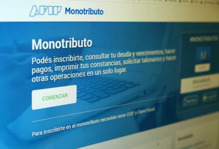 El refuerzo de ingresos para trabajadores comenzará a abonarse el 19 de mayo