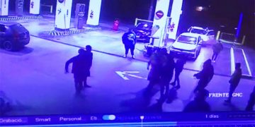 Atacaron brutalmente a dos playeros porque no les cargaron GNC