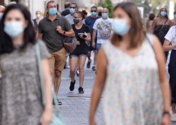 Científicos advierten que la esperanza de vida disminuyó dos años por el coronavirus