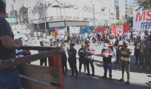 Piqueteros marcharon en Córdoba por trabajo genuino