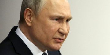 Putin amenazó con responder ante injerencias externas