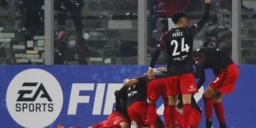 Por un error y un golazo, River le ganó a Colo-Colo