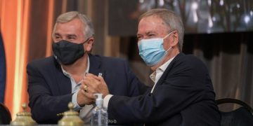 Reunión «antigrieta»: Schiaretti, Morales, Monzó, Urtubey y Randazzo, juntos en una cena