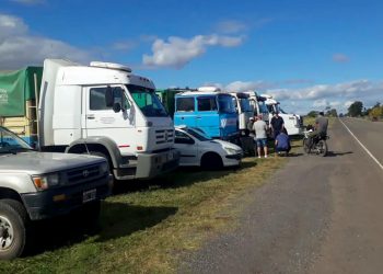 No hubo acuerdo por el precio de los fletes y continúa el paro de transportistas de granos