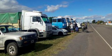 No hubo acuerdo por el precio de los fletes y continúa el paro de transportistas de granos