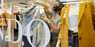 El rubro vestimenta fue el que más creció, impulsado por el cambio de temporada
