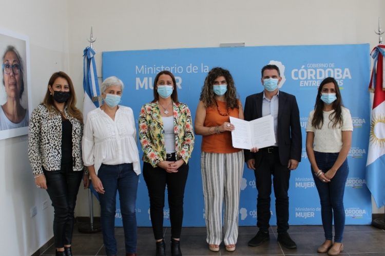 Acuerdan abordaje de la violencia de género y adicciones