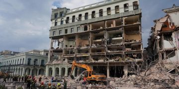 Al menos 30 fallecidos tras la explosión de un hotel en Cuba