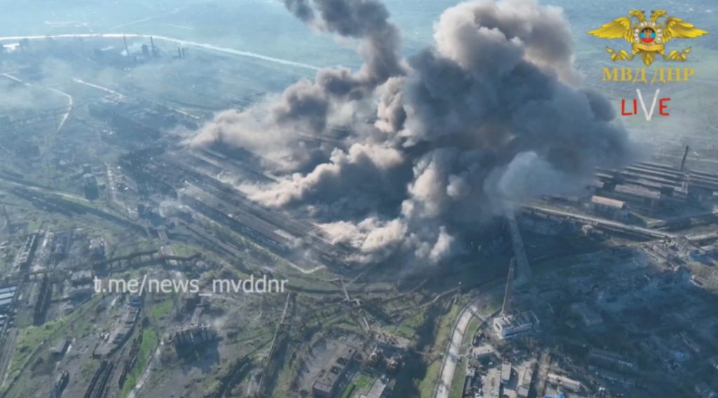 Rusia habría iniciado el asalto final a la planta de Azovstal en Mariupol