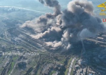 Rusia habría iniciado el asalto final a la planta de Azovstal en Mariupol