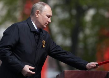 Finlandia informa a Putin su intención de sumarse a la OTAN, que tilda la decisión de «error»