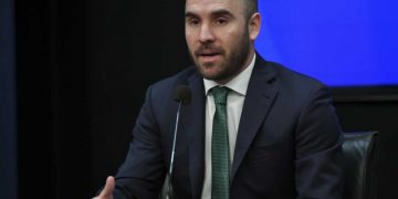 Guzmán aseguró que la inflación de mayo será menor que la de abril y defendió el ajuste de tarifas