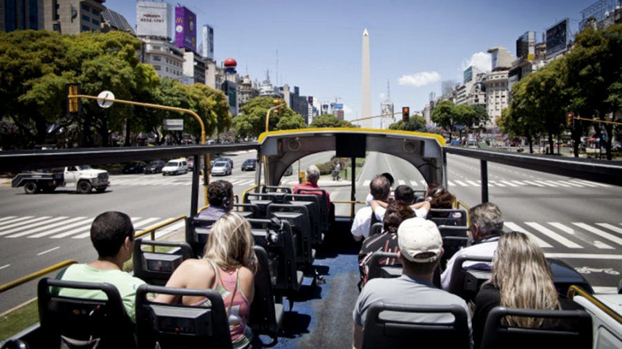 Argentina recibió un récord de turistas extranjeros en el verano