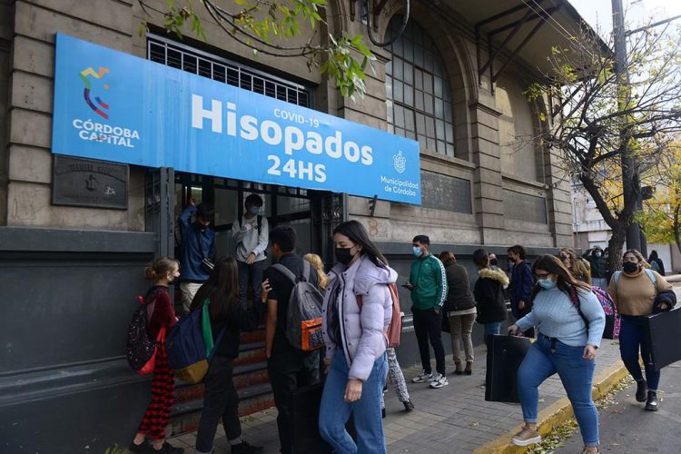 Ante la llegada de la cuarta ola de Covid, confirman que no habrá más restricciones