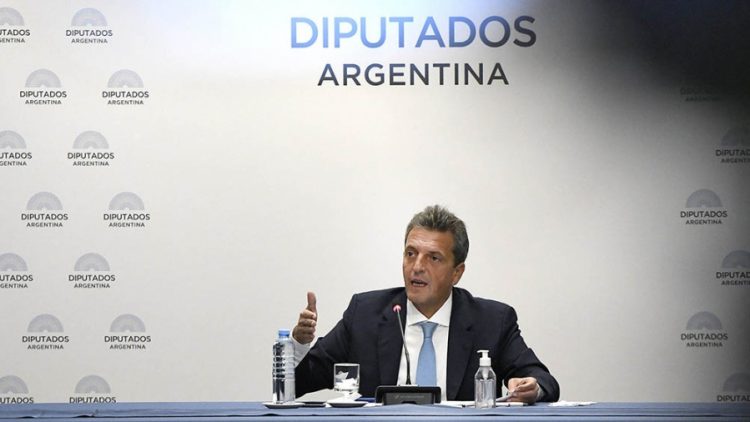 Massa le volvió a exigir a Guzmán la suba del piso de Ganancias