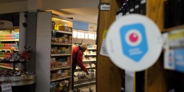 Una familia necesita ingresos por $42.527 para no caer en la indigencia