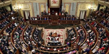 España aprobó la ley que permite abortar a menores de 16 años sin permiso paterno