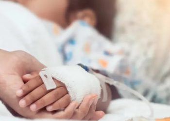 Un estudio científico vinculó la hepatitis aguda grave en niños con el Covid-19