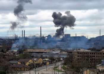 Intensos combates en el este de Ucrania y en la acería de Mariúpol