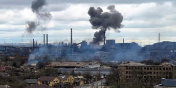 Intensos combates en el este de Ucrania y en la acería de Mariúpol