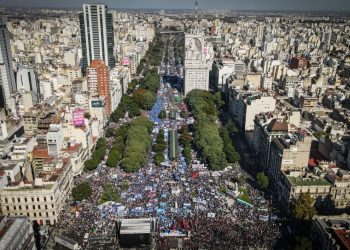 Los movimientos sociales le marcan la cancha al Gobierno