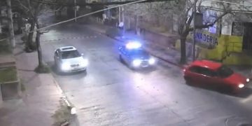 La Policía apresó a dos jóvenes que escapaban a toda velocidad hacia barrio Cerro Chico