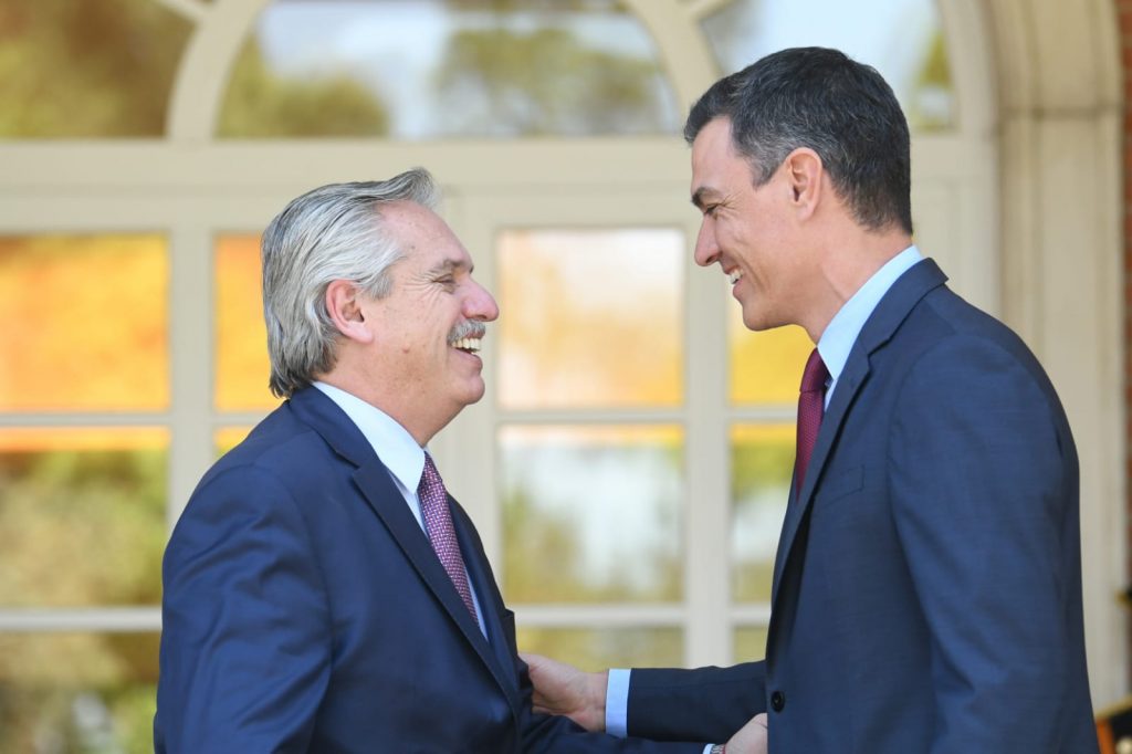 Fernández ofreció a Sánchez la provisión de energía y alimentos argentinos