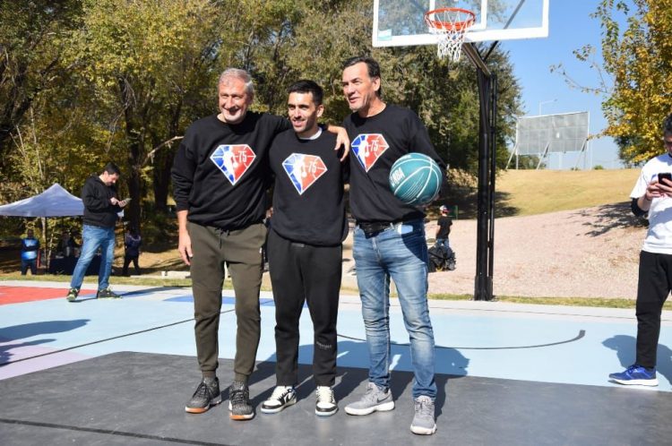 La NBA inauguró una cancha en el Parque del Kempes