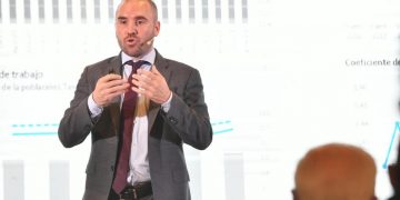 Guzmán defendió el plan económico que ejecuta el Gobierno y le respondió a CFK