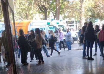 Un joven llevó brownies de marihuana a un call center e intoxicó a 20 compañeros