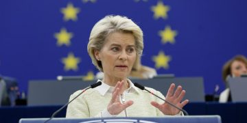 Europa estudia un embargo absoluto al petróleo de Rusia