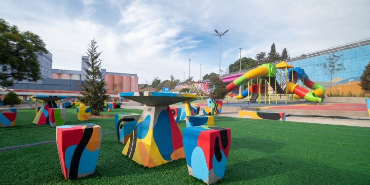 El ex playón de estacionamiento de la Terminal se transformó en una plaza de juegos