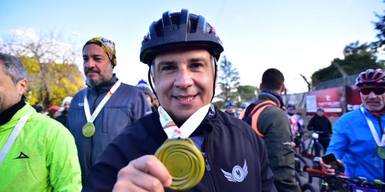 Más de 12.000 cordobeses participaron de la vuelta ciclística en la ciudad