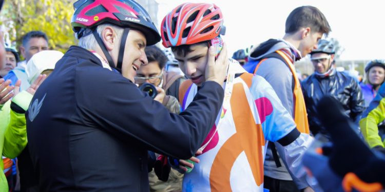 Más de 12.000 cordobeses participaron de la vuelta ciclística en la ciudad