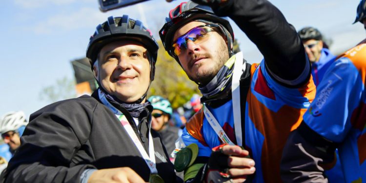 Más de 12.000 cordobeses participaron de la vuelta ciclística en la ciudad