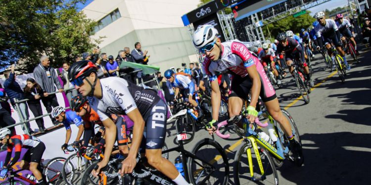 Más de 12.000 cordobeses participaron de la vuelta ciclística en la ciudad