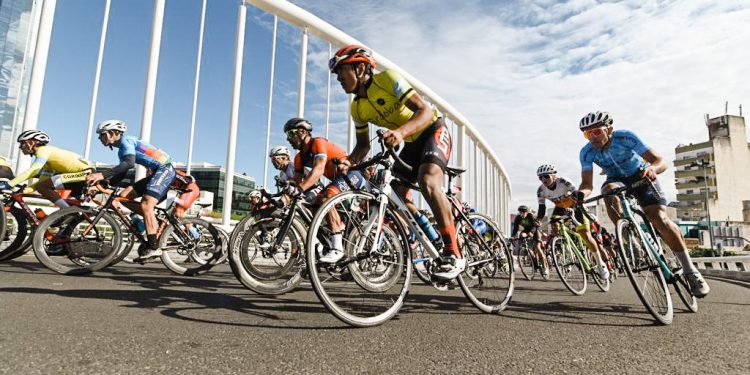Más de 12.000 cordobeses participaron de la vuelta ciclística en la ciudad