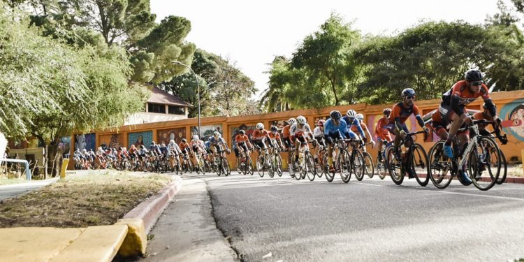 Más de 12.000 cordobeses participaron de la vuelta ciclística en la ciudad