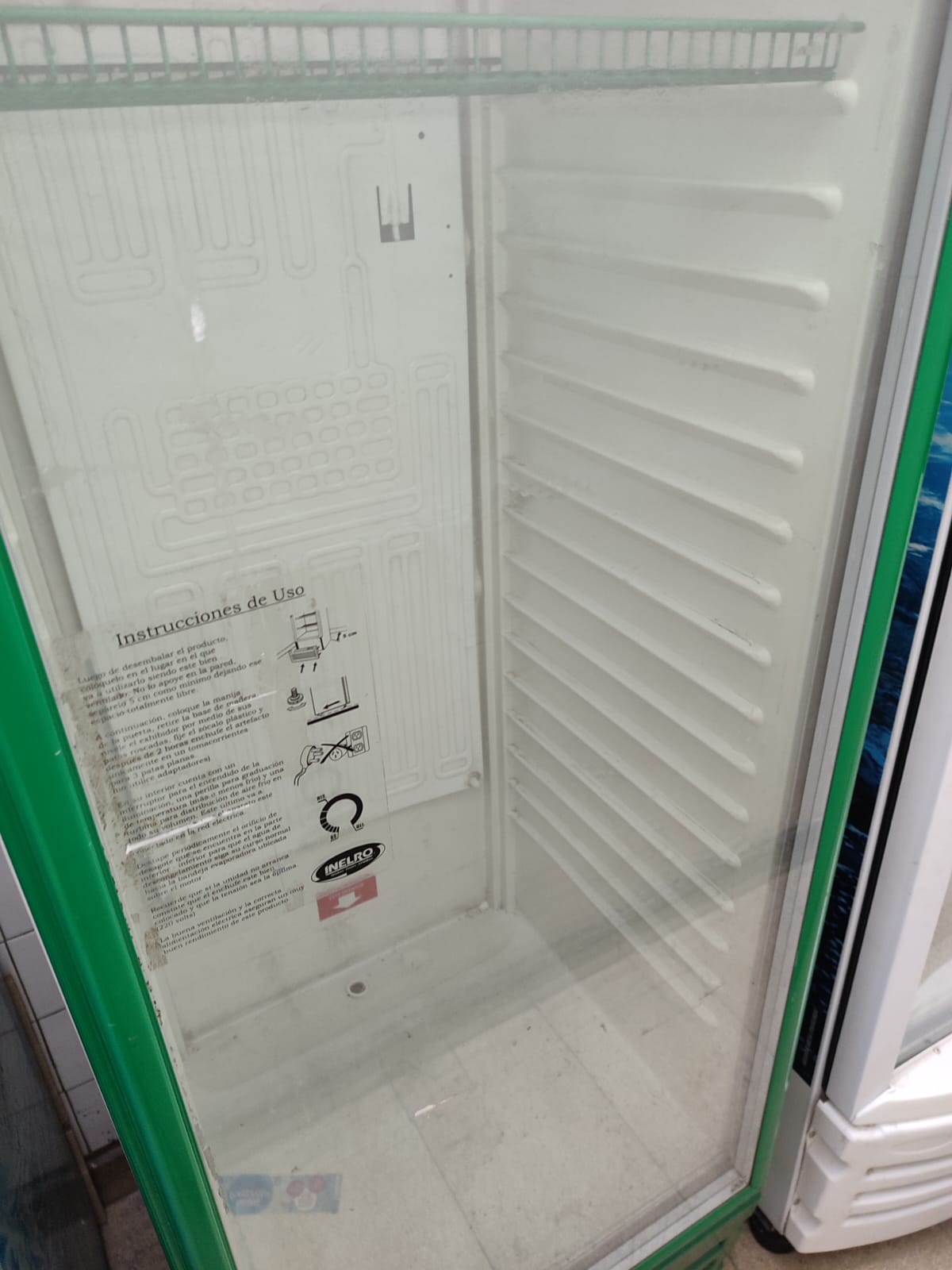 Asaltó un supermercado de la Terminal y se escondió en una heladera para zafar Asaltó un supermercado de la Terminal y se escondió en una heladera para zafar