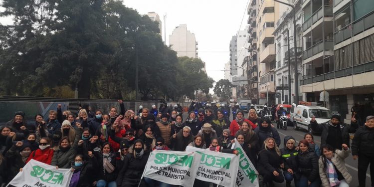 El Suoem se moviliza en el centro de la Ciudad e insiste en el incremento salarial