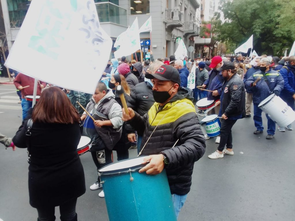 El Suoem vuelve a las calles y realiza una asamblea general en el Palacio 6 de Julio