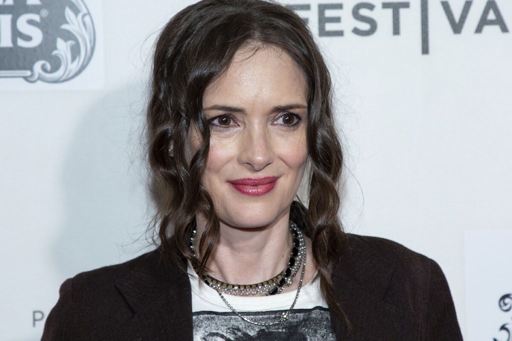 La contundente opinión de Winona Ryder sobre sus jóvenes compañeras de Stranger Things